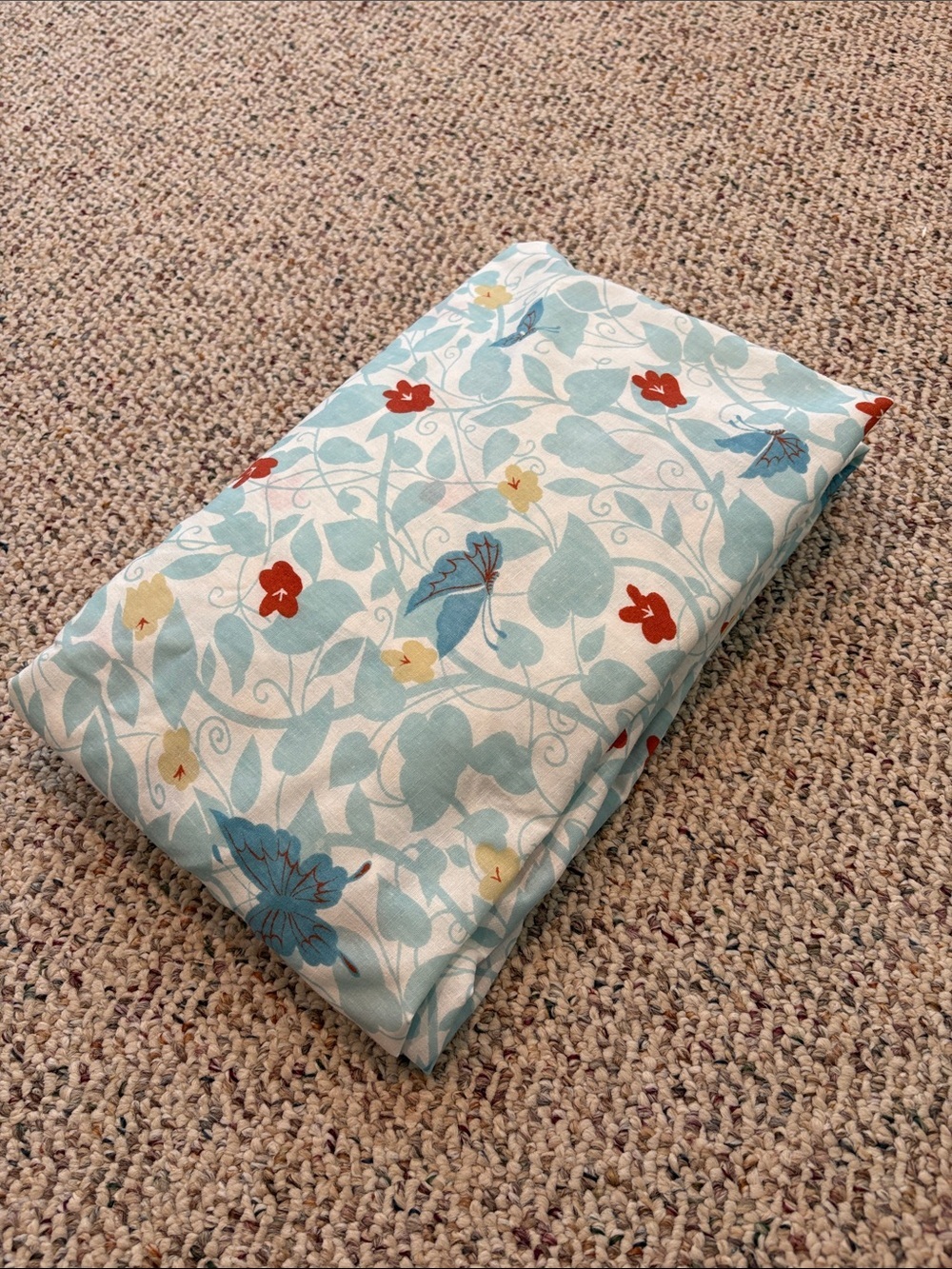 Morgan Jones  Muslin Floral Vine Full Size Fitted Sheet- Blue and Red